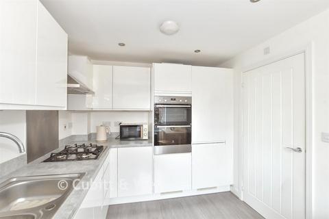 3 bedroom townhouse for sale, Foxglove Drive, Crawley RH10