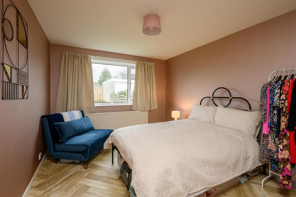 14 Swainsea Drive-6.jpg