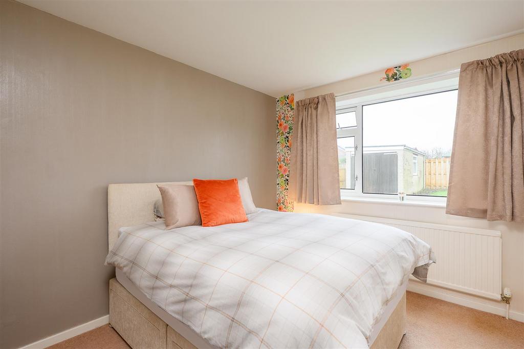 14 Swainsea Drive-8.jpg