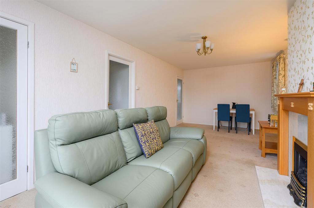14 Swainsea Drive-12.jpg