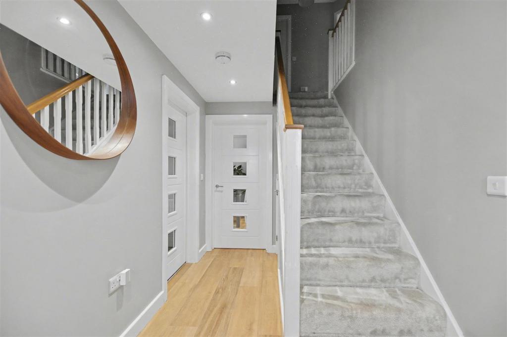 Entrance Hall 1.jpeg