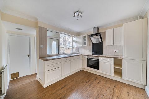 2 bedroom maisonette for sale, Cliveden Place, Shepperton, TW17