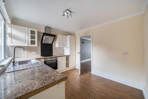 2 bedroom maisonette for sale, Cliveden Place, Shepperton, TW17