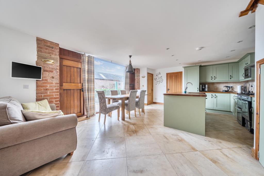 Kitchen Dining Area