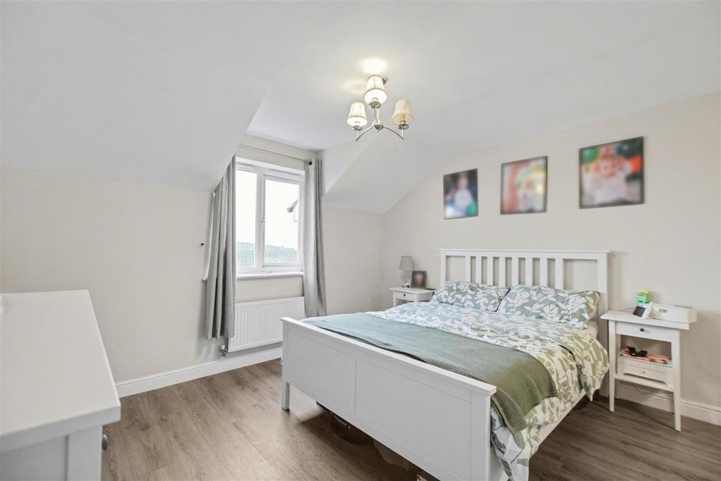 Bedroom 1 2.jpeg