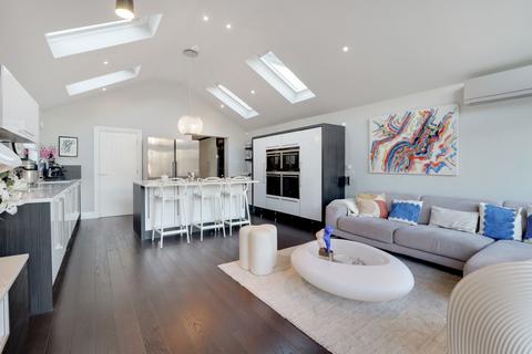 4 bedroom semi-detached house for sale, Summer Road, East Molesey, KT8