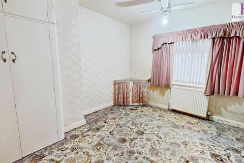 3 bedroom semi-detached house for sale, Newlands Avenue, Northowram, Halifax