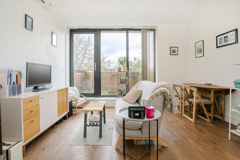 2 bedroom apartment to rent, Lower Richmond Road, Richmond, TW9
