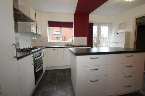4 bedroom detached house for sale, Mapplewell Road, Castleford