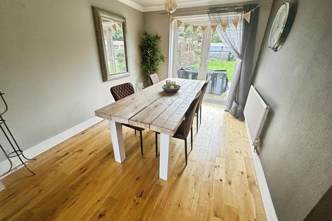 4 bedroom detached house for sale, Aston Drive, Newhall, Swadlincote, Derbyshire, DE11