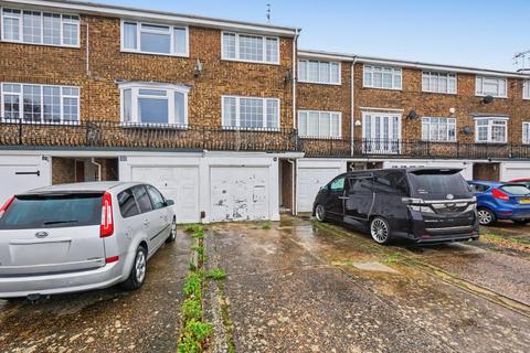 Tilbury Road, Rainham,