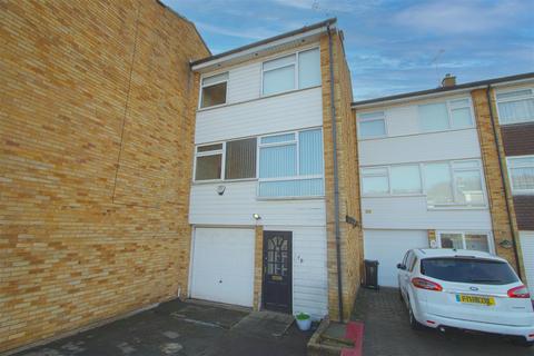 4 bedroom terraced house for sale, Meadow Rise, Billericay CM11