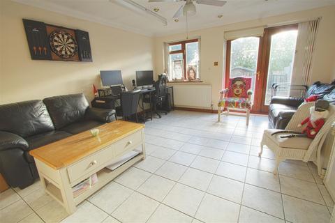4 bedroom terraced house for sale, Meadow Rise, Billericay CM11