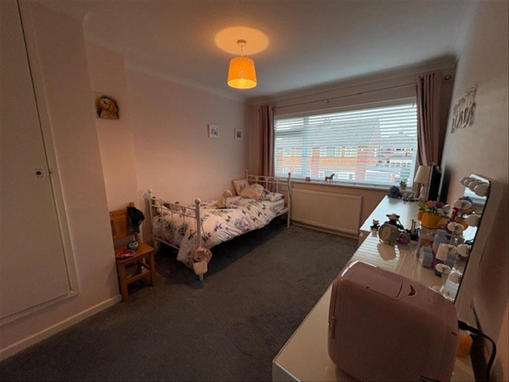2nd bedroom