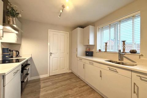 4 bedroom detached house for sale, Davison Drive, Shrewsbury