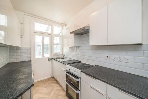 3 bedroom house to rent, Croindene Road, London