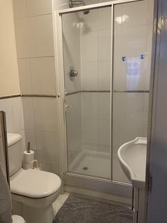 2 bedroom flat for sale, Aspects Court, Slough SL1