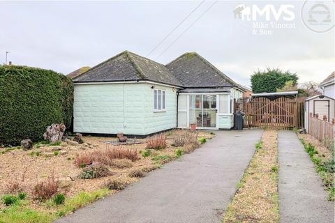 2 bedroom bungalow for sale, The Greenway, Great Clacton