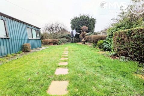 2 bedroom bungalow for sale, The Greenway, Great Clacton