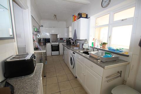 2 bedroom bungalow for sale, The Greenway, Great Clacton