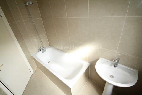 2 bedroom flat to rent, Glenwood Ave, Westcliff