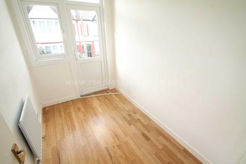 2 bedroom flat to rent, Glenwood Ave, Westcliff