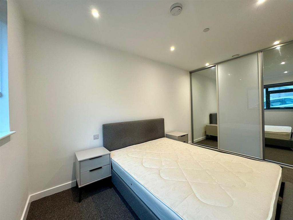 Bedroom pic 3.jpeg
