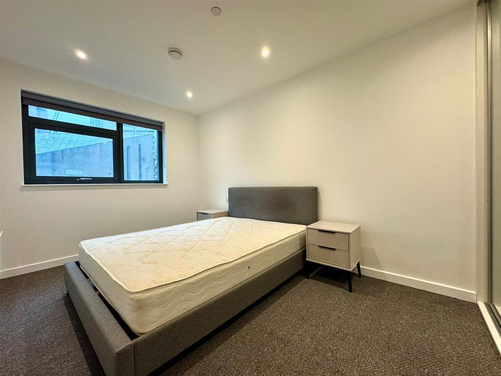 Bedroom pic 1.jpeg