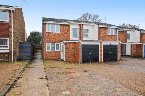 2 bedroom end of terrace house for sale, Tyler Drive, Rainham,