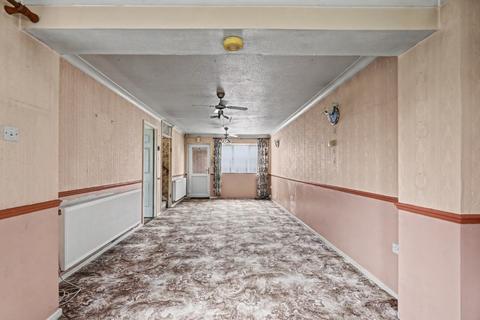 2 bedroom end of terrace house for sale, Tyler Drive, Rainham,