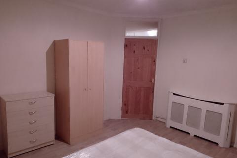 1 bedroom flat for sale, Isledon Road, London N7
