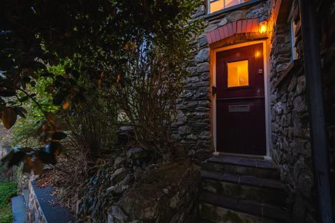 5 bedroom end of terrace house for sale, Catherine Street, St Davids SA62