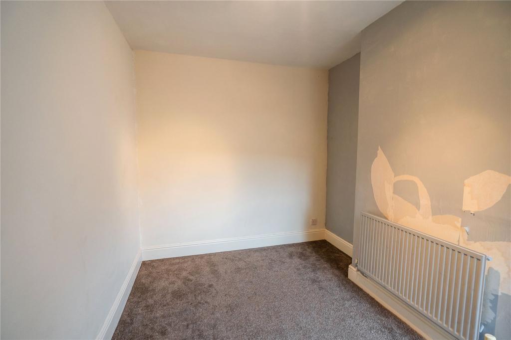 Bedroom 2 (2)