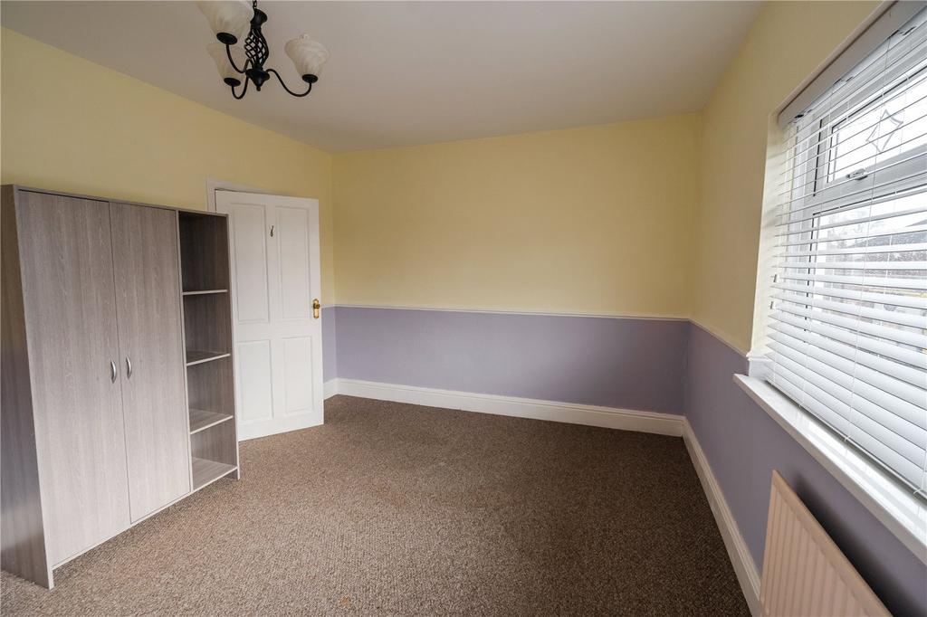 Bedroom 1 (2)