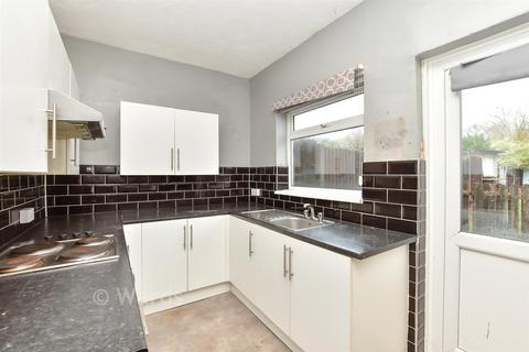3 bedroom end of terrace house for sale, Cooling Road, Rochester ME3