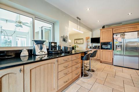4 bedroom detached house for sale, Echo Barn Lane, Farnham, Surrey