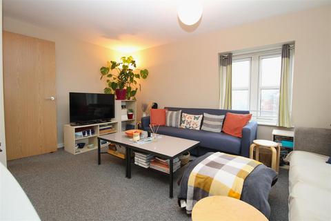 2 bedroom flat to rent, Winslow Court, Cullercoats