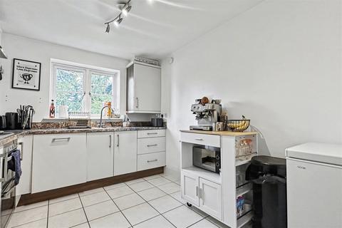 2 bedroom flat for sale, Chandlers Ford