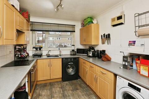 2 bedroom maisonette for sale, Staplehurst Close, Southampton, Hampshire, SO19