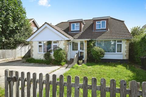 Fullerton Road, LYMINGTON, Hampshire, SO41