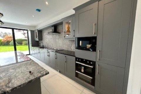 4 bedroom bungalow for sale, Martindale Avenue, Wimborne, Dorset, BH21