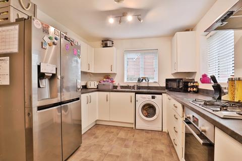 3 bedroom link detached house for sale, Narrowleaf Drive, Ringwood, Hampshire, BH24