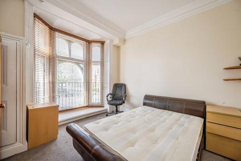 3 bedroom flat for sale, Lord Montgomery Way, Portsmouth, Hampshire, PO1