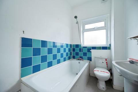 1 bedroom flat for sale, Fawcett Road, Southsea, Hampshire, PO4