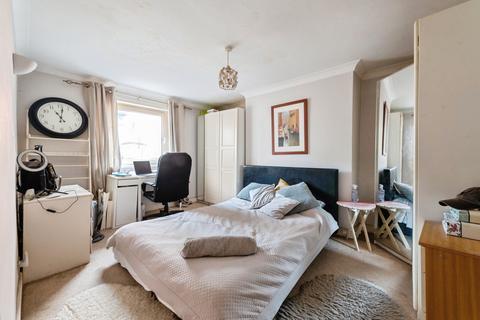 2 bedroom flat for sale, Granada Road, Southsea, Hampshire, PO4