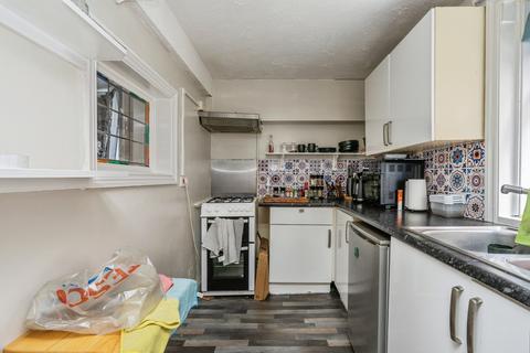 2 bedroom flat for sale, Shaftesbury Road, Southsea, Hampshire, PO5