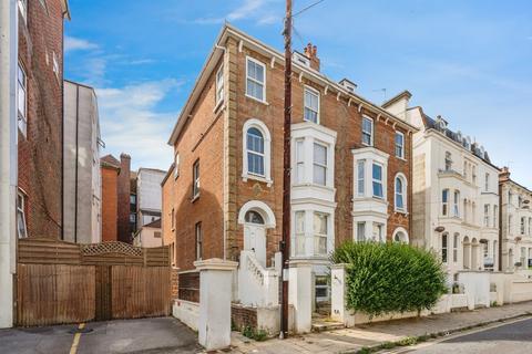 2 bedroom flat for sale, Shaftesbury Road, Southsea, Hampshire, PO5