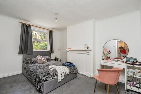 2 bedroom flat for sale, Shaftesbury Road, Southsea, Hampshire, PO5