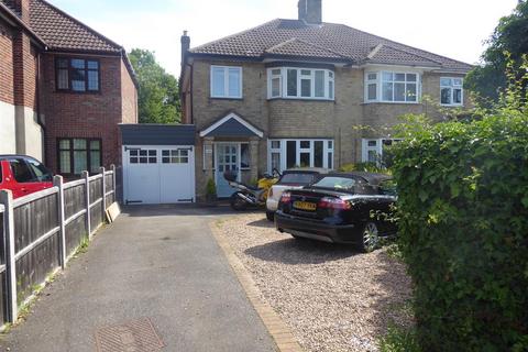 3 bedroom semi-detached house to rent, Lincoln Road, Peterborough