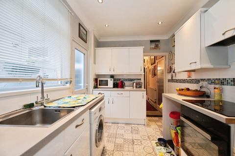 2 bedroom terraced house for sale, Londesborough Road, Southsea, Hampshire, PO4